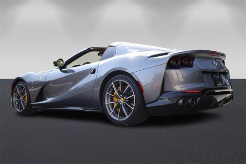 2022 Ferrari 812 GTS 