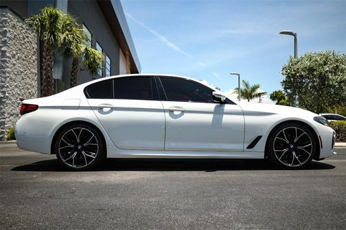 2021 BMW 530 i