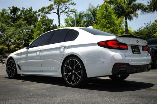 2021 BMW 530 i