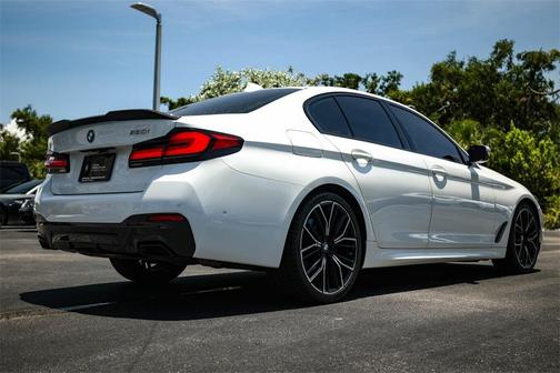 2021 BMW 530 i