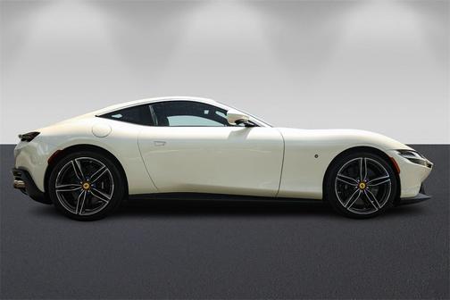 2022 Ferrari Roma Base