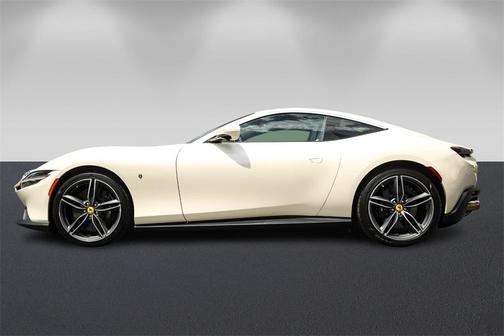 2022 Ferrari Roma Base