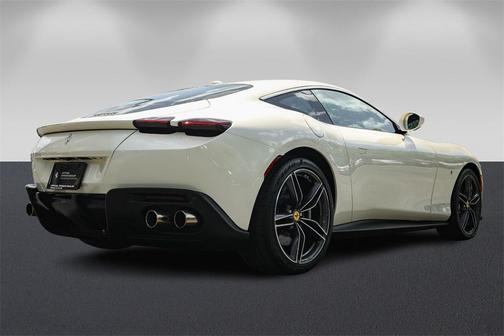 2022 Ferrari Roma Base