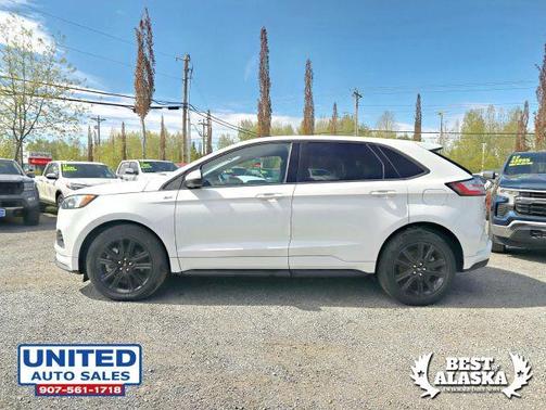 White 2024 Ford Edge ST-Line