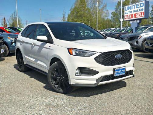 White 2024 Ford Edge ST-Line