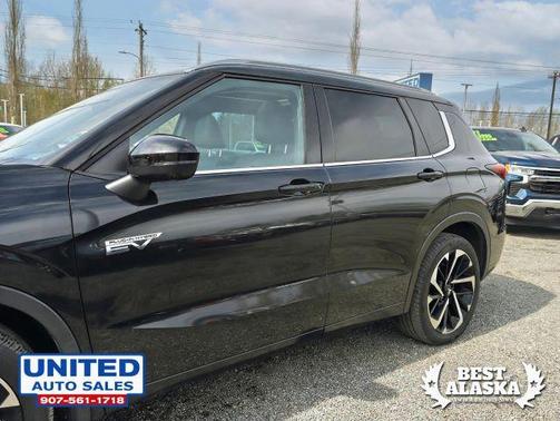 Black 2023 Mitsubishi Outlander PHEV SEL