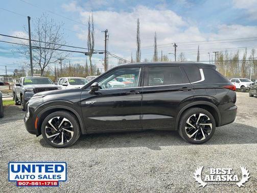 Black 2023 Mitsubishi Outlander PHEV SEL