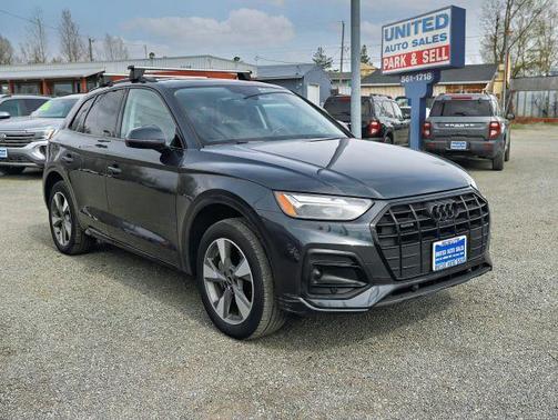 Manhattan Gray Metallic 2024 Audi Q5 40 Premium