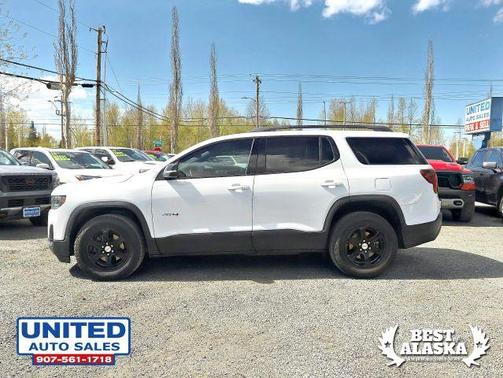 White 2023 GMC Acadia AT4