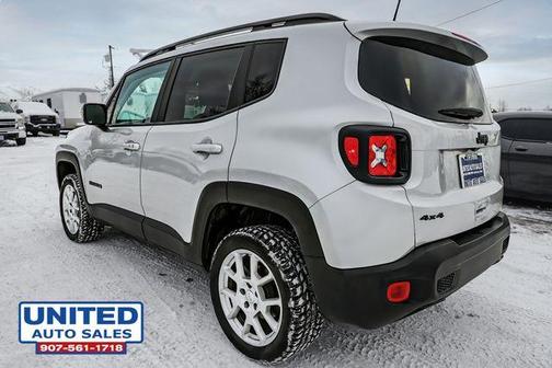 Photo 3 of 32 of 2018 Jeep Renegade Altitude