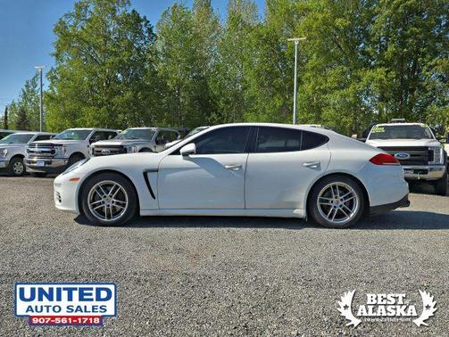 White 2014 Porsche Panamera 4
