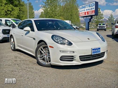 White 2014 Porsche Panamera 4