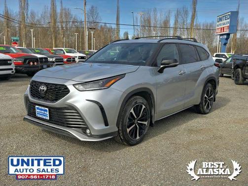 Silver 2022 Toyota Highlander XSE