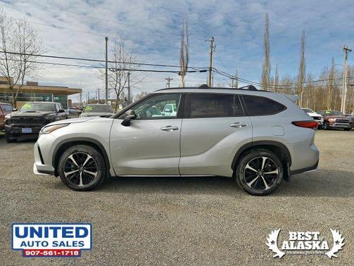 Silver 2022 Toyota Highlander XSE
