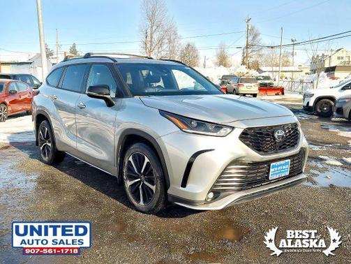 Silver 2022 Toyota Highlander XSE