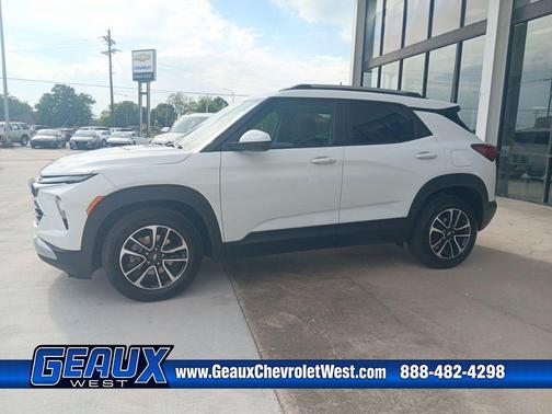 Summit White 2025 Chevrolet Trailblazer LT