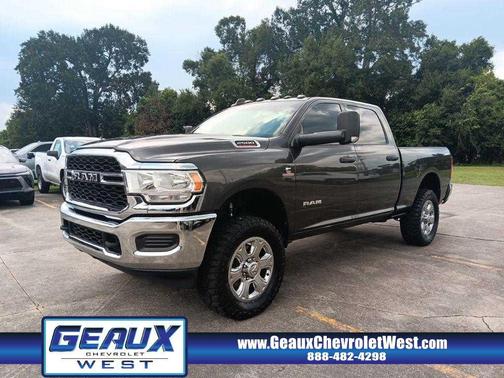 2022 RAM 2500 Tradesman Crew Cab 4x4 6'4' Box