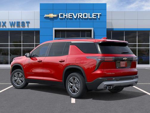 Radiant Red Tintcoat 2026 Chevrolet Traverse LT