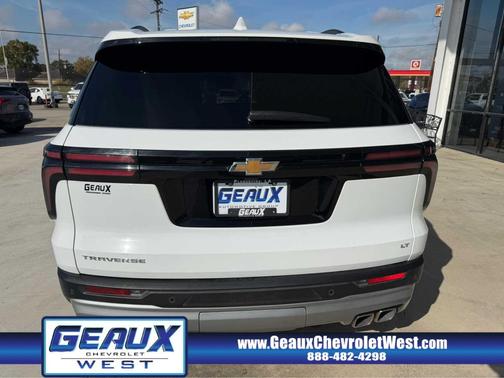2024 Chevrolet Traverse LT