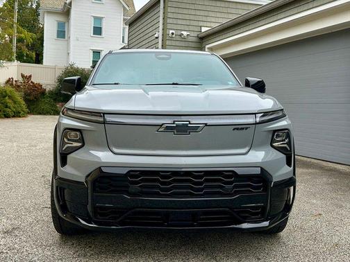 2025 Chevrolet Silverado EV RST