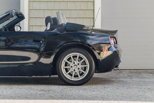 2005 BMW Z4 2.5i Roadster