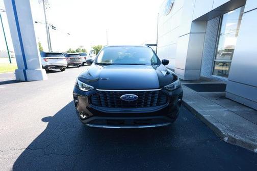 Agate Black Metallic 2025 Ford Escape Platinum