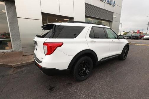 Oxford White 2021 Ford Explorer XLT