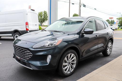 2022 Ford Escape TITANIUM