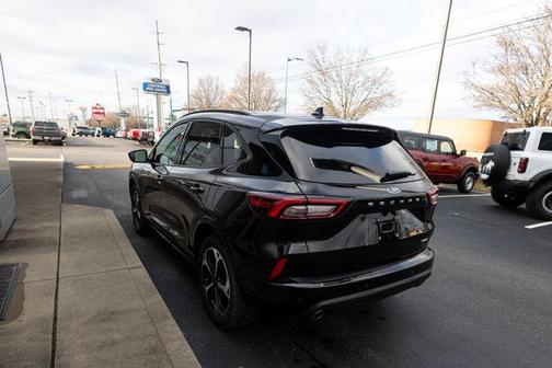 2025 Ford Escape ST-Line Elite