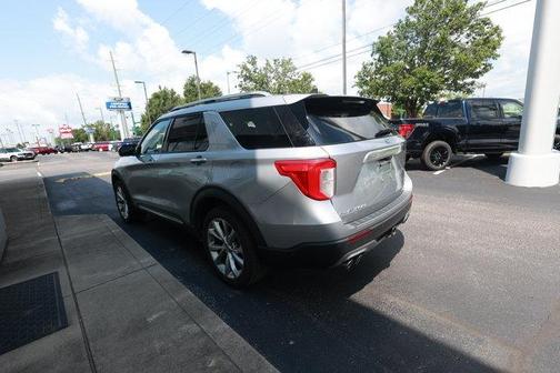Silver 2021 Ford Explorer Platinum