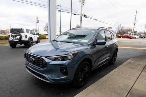 2025 Ford Escape ST-Line Elite