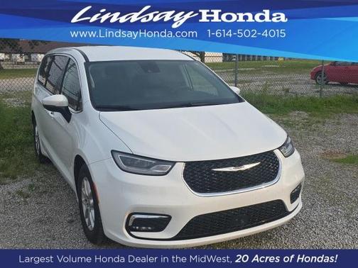 2023 Chrysler Pacifica Touring-L