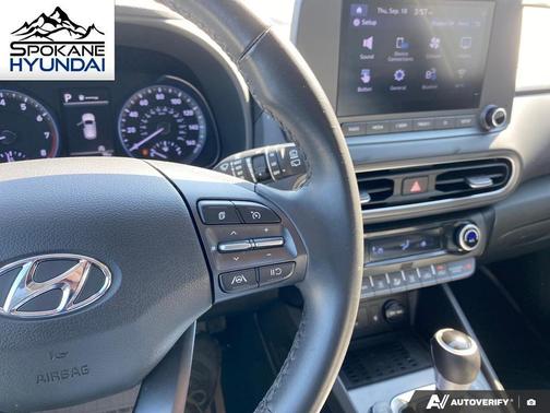 2022 Hyundai KONA SEL