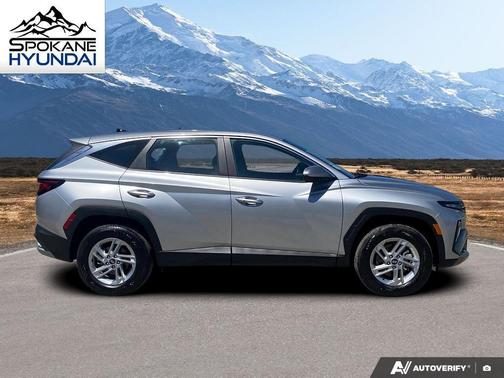Shimmering Silver 2026 Hyundai TUCSON SE