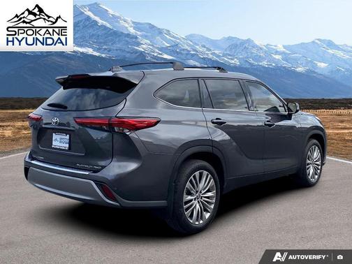 2022 Toyota Highlander Platinum
