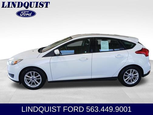 OXFORD WHITE 2015 Ford Focus SE