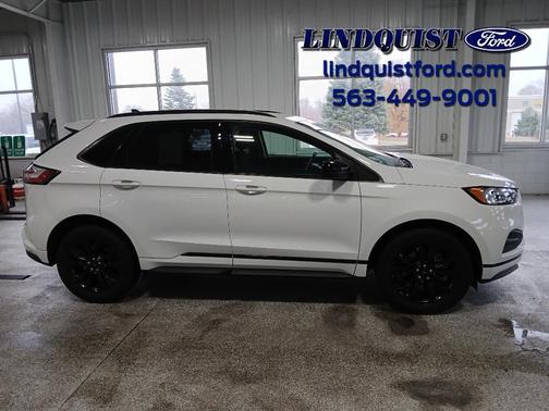 2022 Ford Edge SE