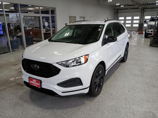 2022 Ford Edge SE