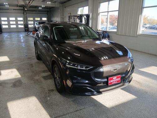 2022 Ford Mustang Mach-E Select
