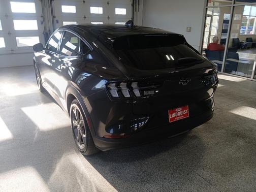 2022 Ford Mustang Mach-E Select
