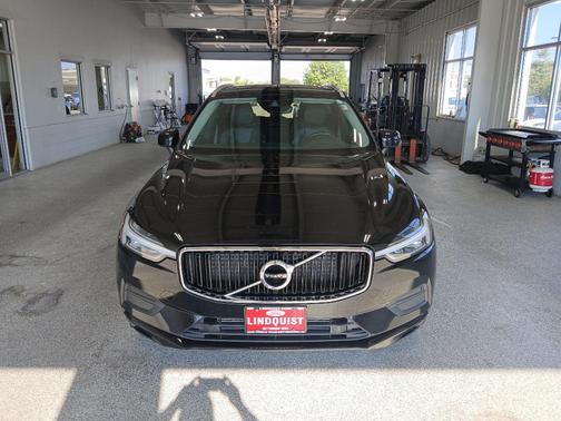 2019 Volvo XC60 T5 Momentum