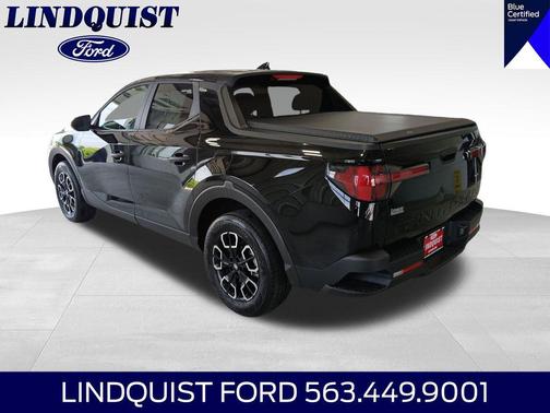 Phantom Black 2024 Hyundai SANTA CRUZ SE