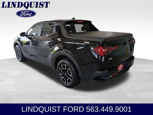 Phantom Black 2024 Hyundai SANTA CRUZ SE