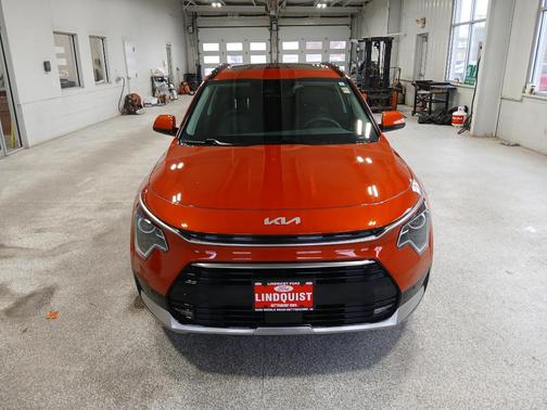 2023 Kia Niro SX