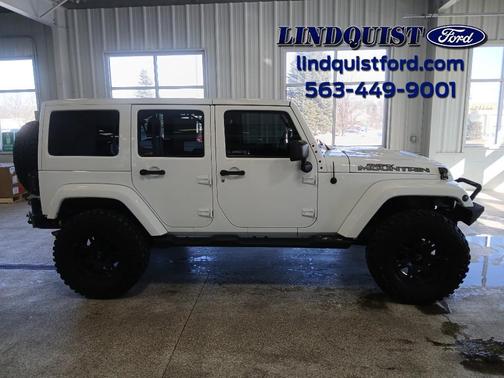 2017 Jeep Wrangler Unlimited Smoky Mountain 4x4