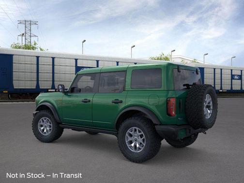 ERUPTION GREEN METALLIC 2025 Ford Bronco Badlands