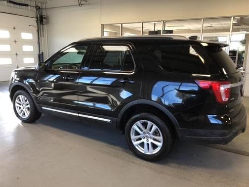 Photo 5 of 32 of 2018 Ford Explorer XLT