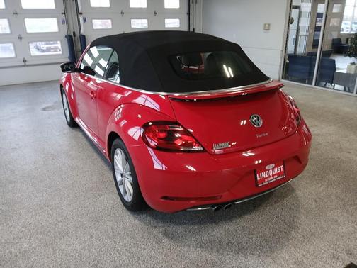 2019 Volkswagen Beetle 2.0T SE