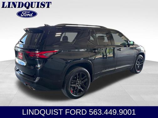 Mosaic Black Metallic 2023 Chevrolet Traverse Premier