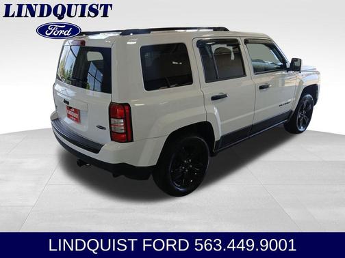 Bright White Clearcoat 2015 Jeep Patriot Altitude Edition